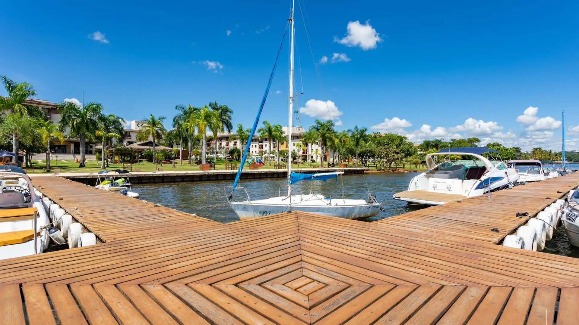 Life Resorts - J 215 - Beira Lago - Piscina - Clube - Refugio Do Casal - By Hospede Facil Brasilia Brazil